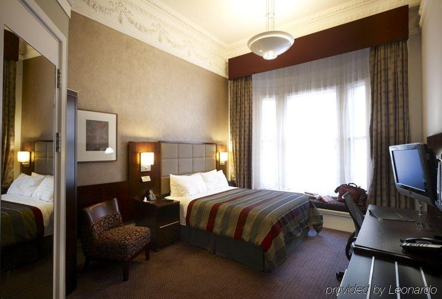 ホテル ザ グランド アット トラファルガー スクエア ロンドン 部屋 写真