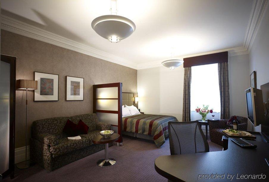 ホテル ザ グランド アット トラファルガー スクエア ロンドン 部屋 写真